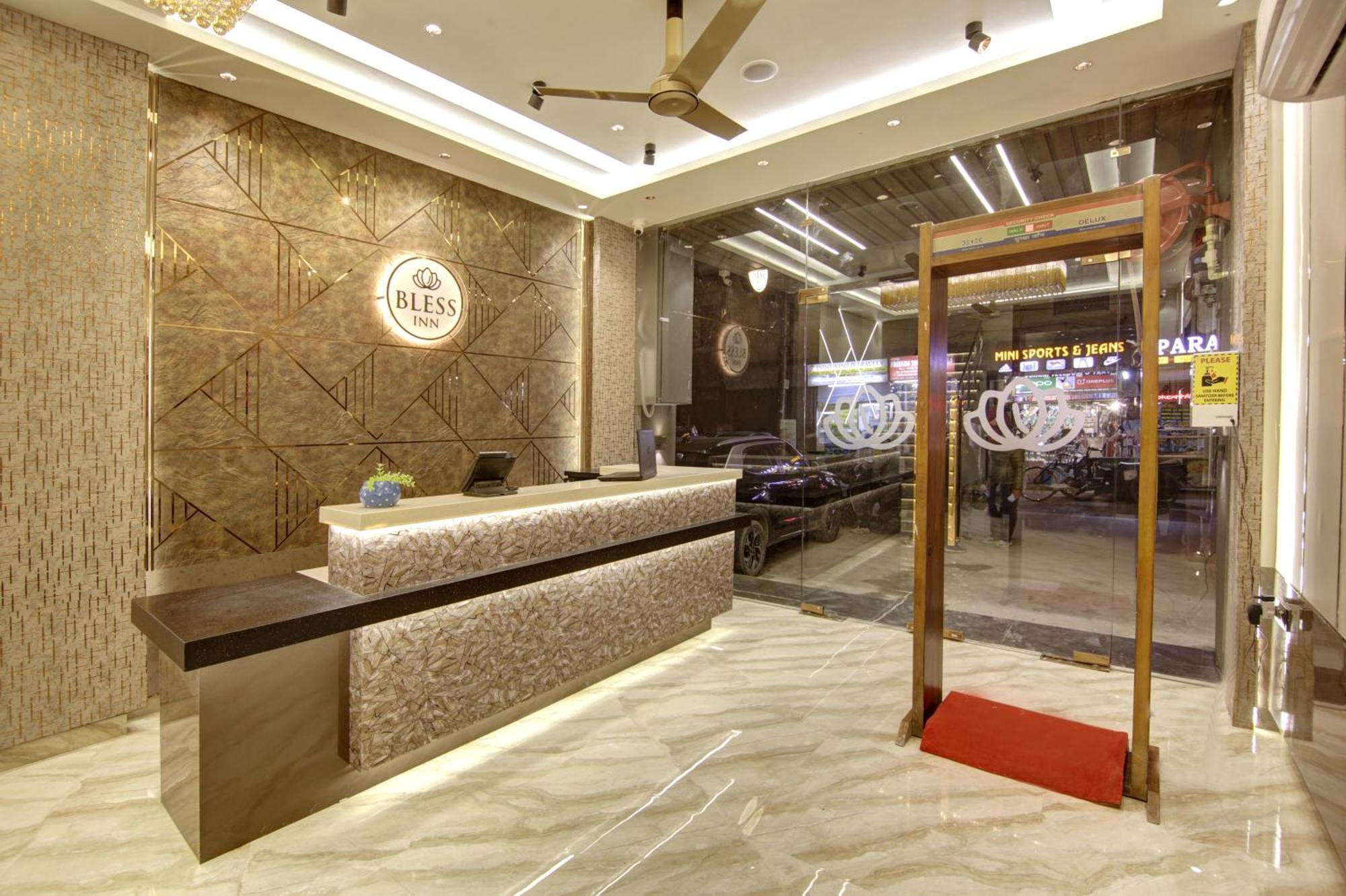 Bless Inn - Near Connaught Place New Delhi Exteriör bild