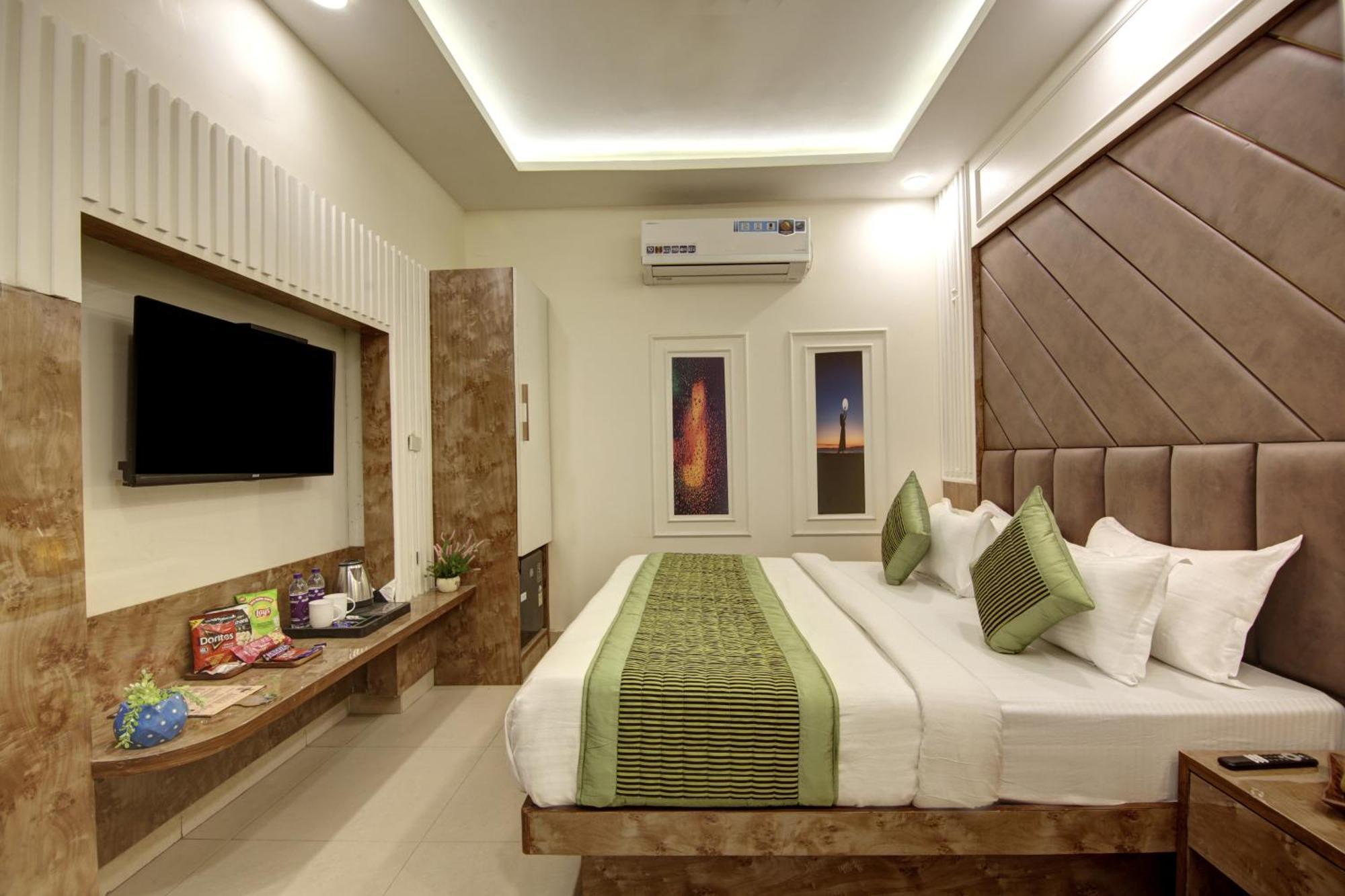 Bless Inn - Near Connaught Place New Delhi Exteriör bild