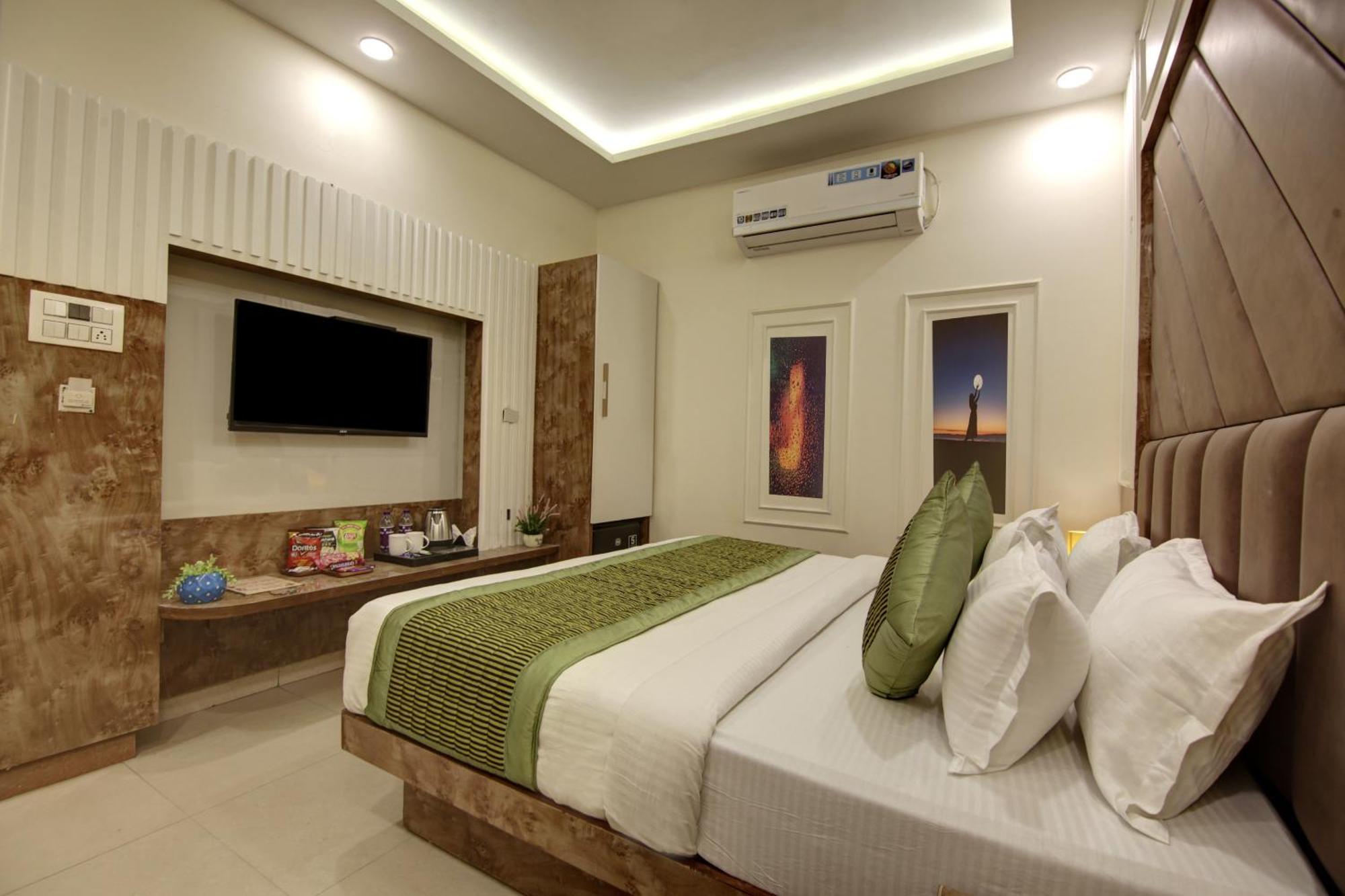 Bless Inn - Near Connaught Place New Delhi Exteriör bild