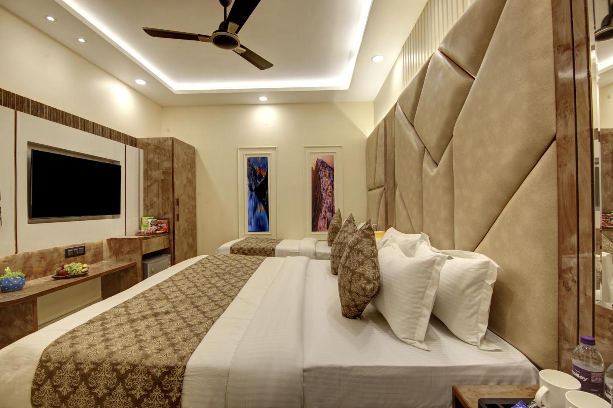 Bless Inn - Near Connaught Place New Delhi Exteriör bild