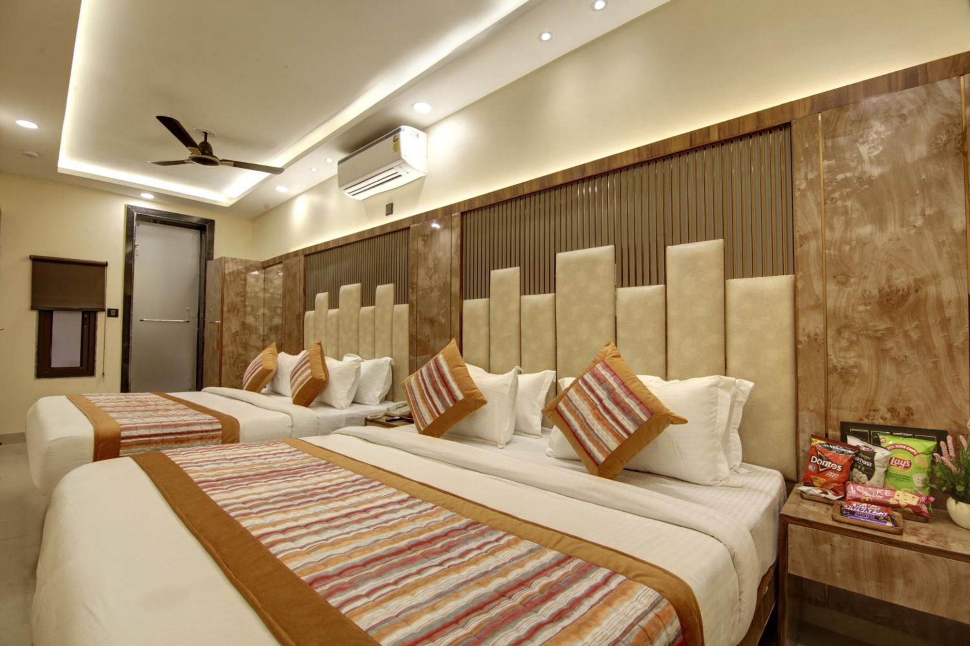 Bless Inn - Near Connaught Place New Delhi Exteriör bild