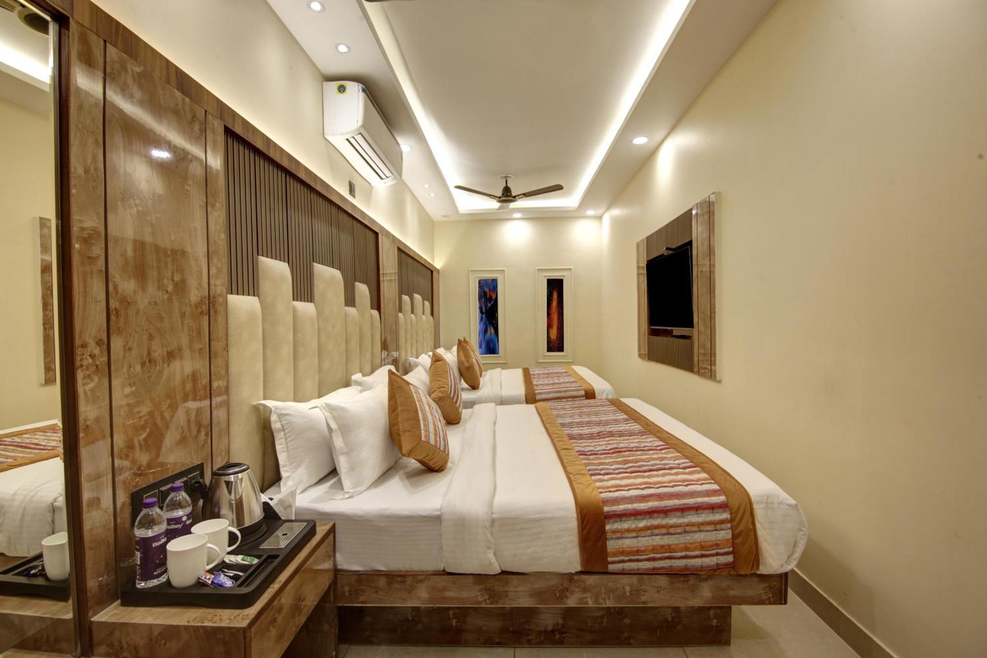 Bless Inn - Near Connaught Place New Delhi Exteriör bild