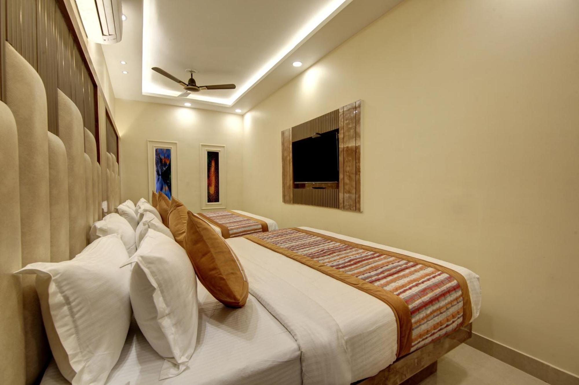 Bless Inn - Near Connaught Place New Delhi Exteriör bild