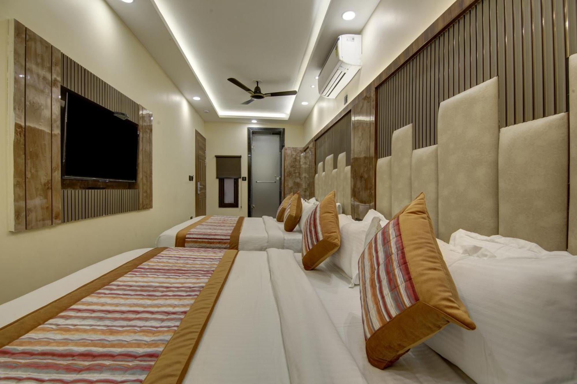 Bless Inn - Near Connaught Place New Delhi Exteriör bild