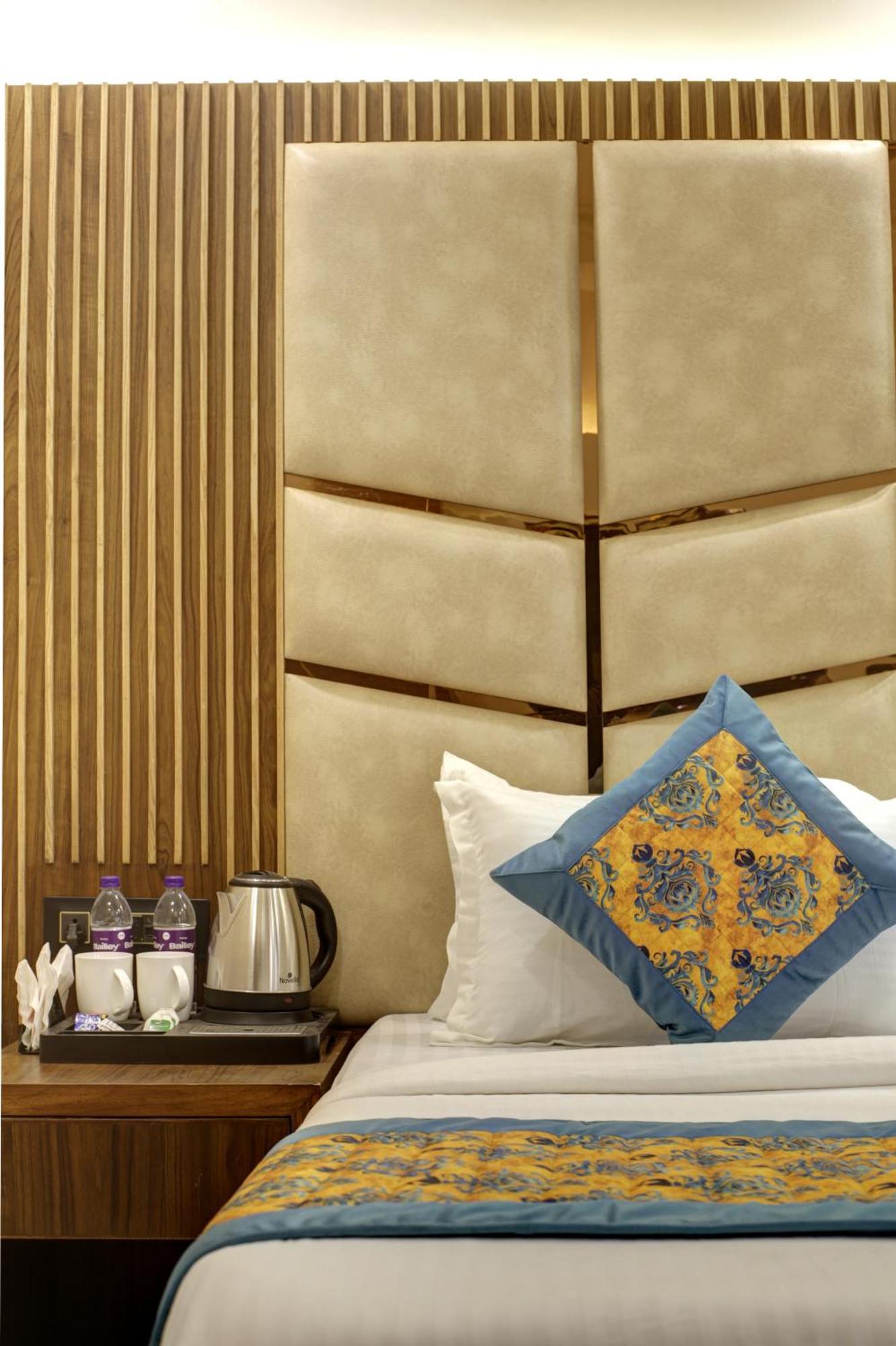 Bless Inn - Near Connaught Place New Delhi Exteriör bild