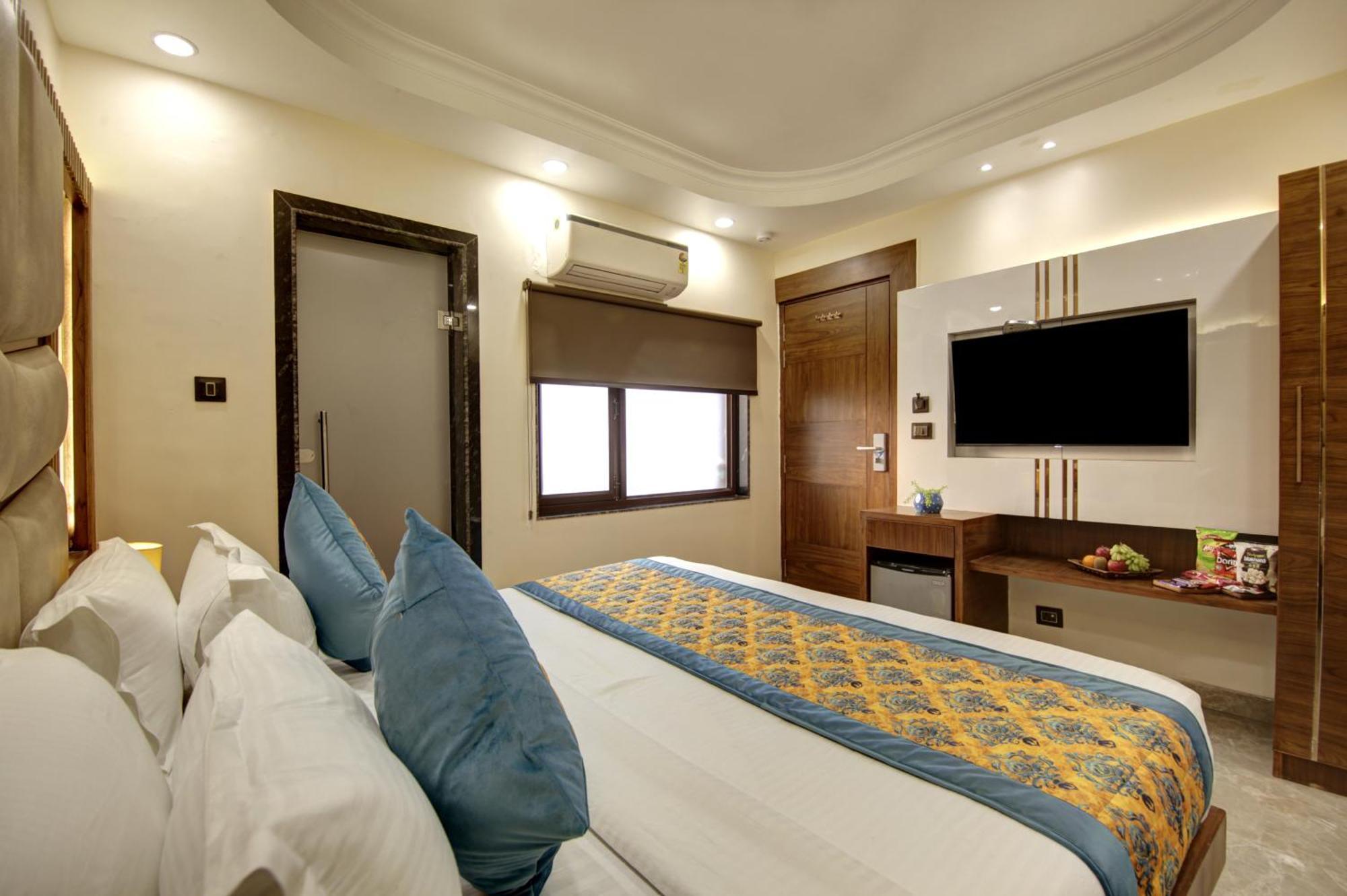 Bless Inn - Near Connaught Place New Delhi Exteriör bild
