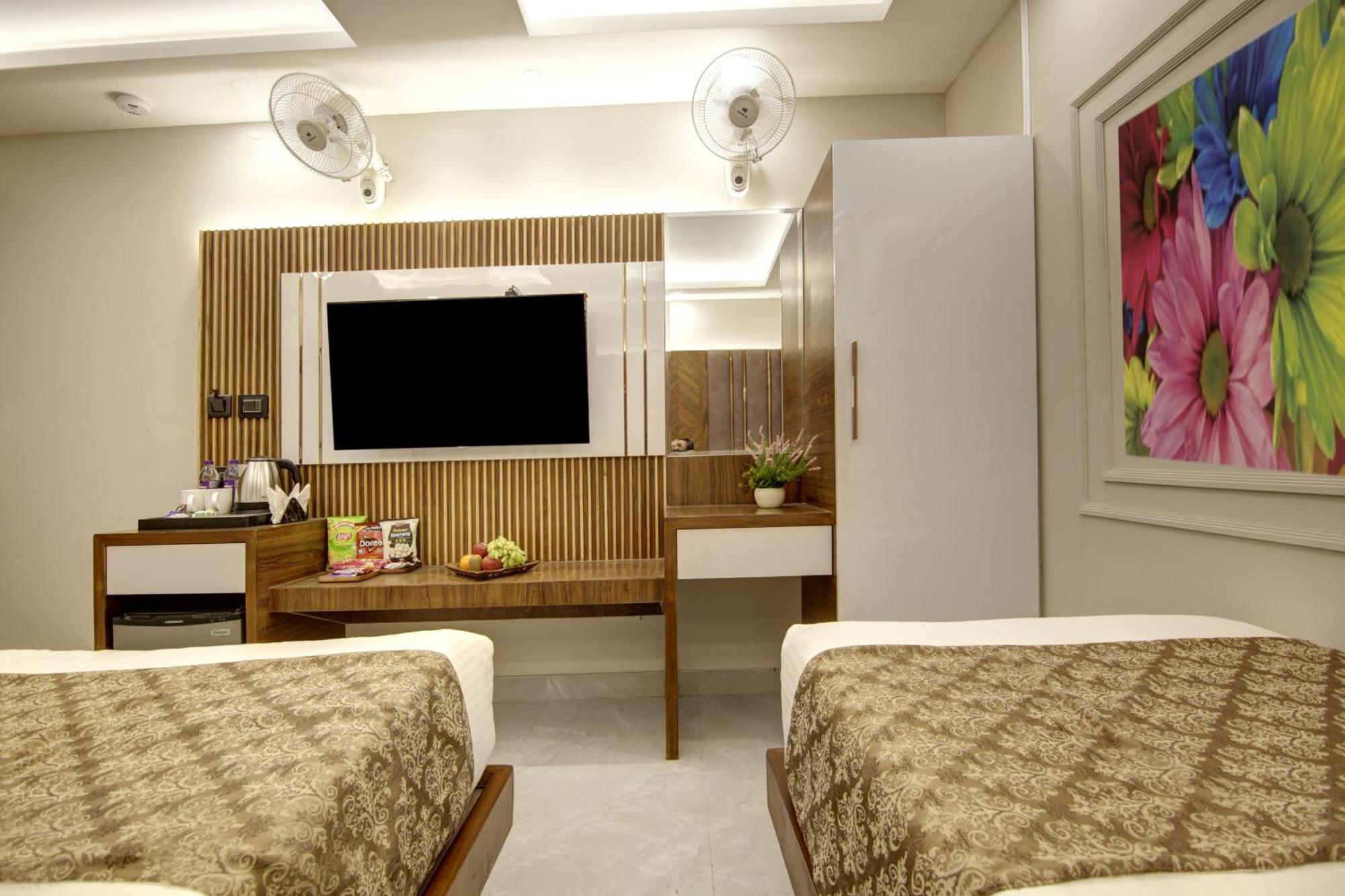 Bless Inn - Near Connaught Place New Delhi Exteriör bild