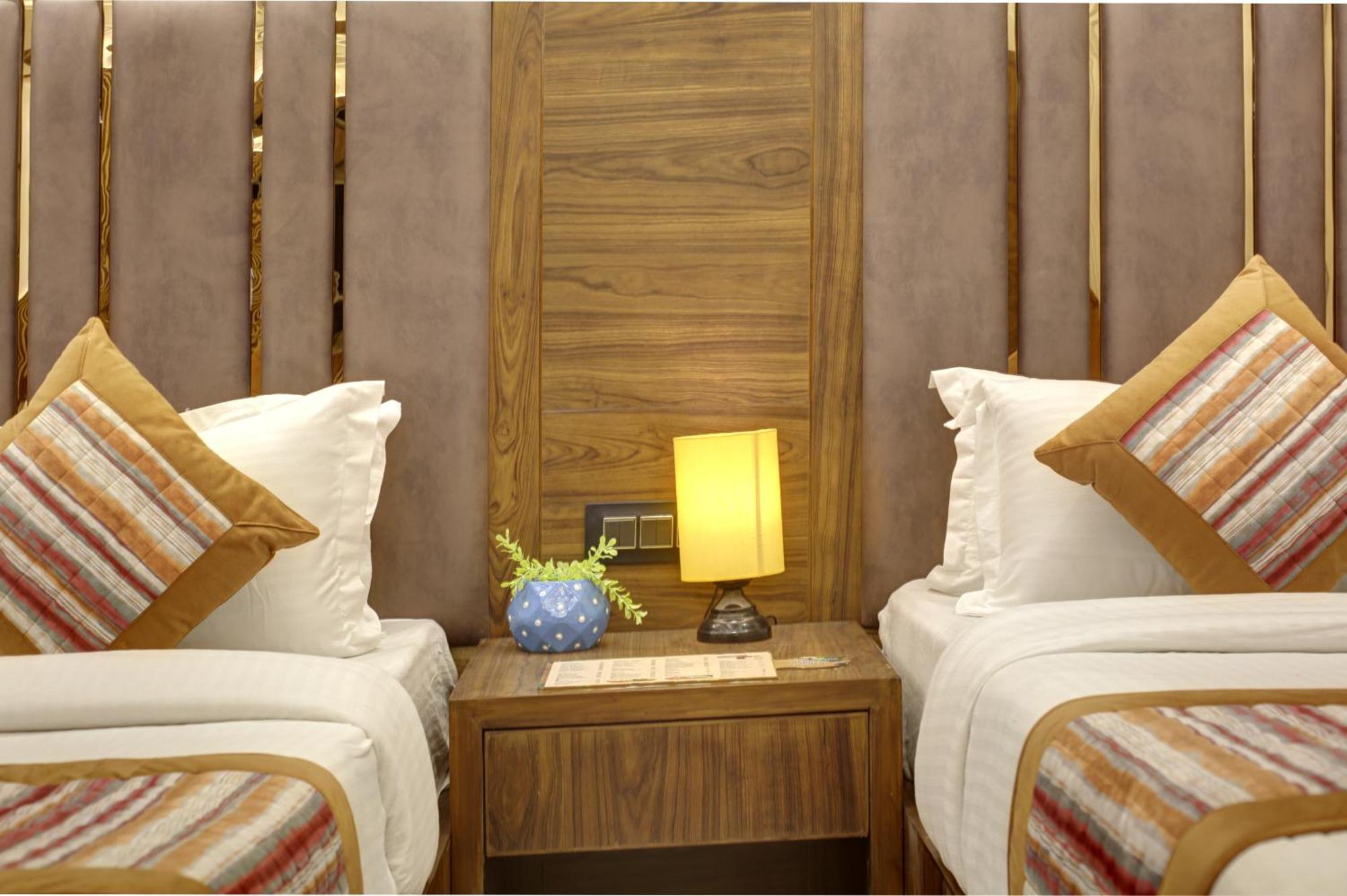 Bless Inn - Near Connaught Place New Delhi Exteriör bild