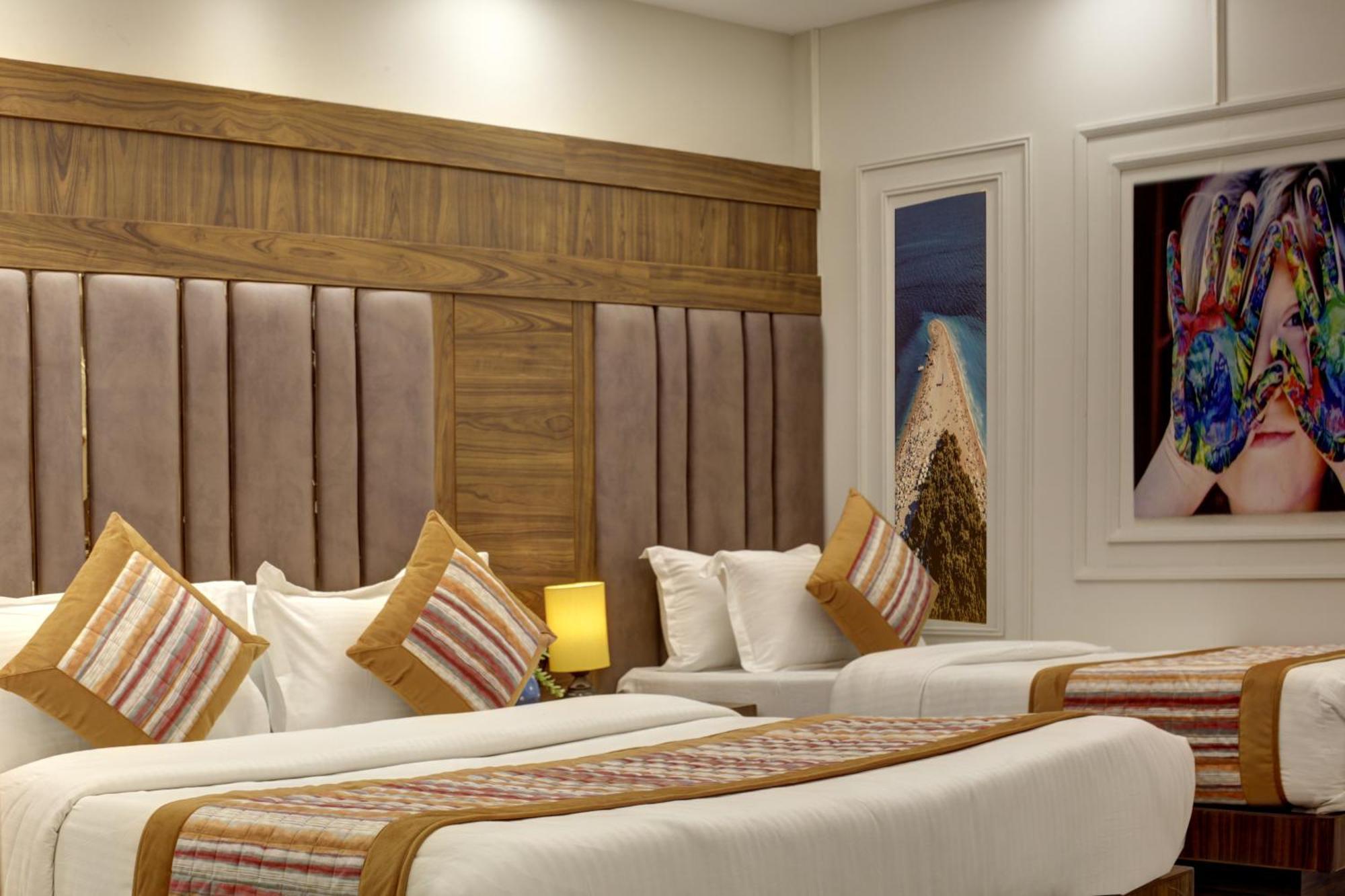 Bless Inn - Near Connaught Place New Delhi Exteriör bild